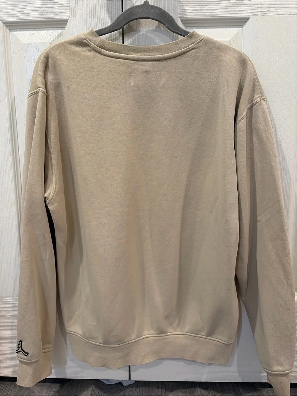 Jordan Beige Crewneck Sweatshirt with Multicolor Plaid Logo